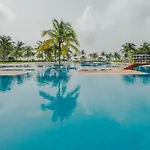 Marea Azul Condominium By Chezplaya